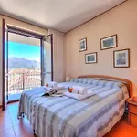 Laura's Cozy Center - Happy * Stresa