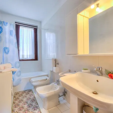 Laura's Cozy Center - Happy Apartment Stresa