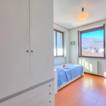 Laura'S Cozy Apartment: With Balcony, Lift, Parking In Stresa Centre - Happy Rentals شقة ستريزا