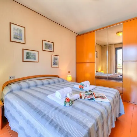 Laura's Cozy Apartment: With Balcony, Lift, Parking In Centre - Happy Apartamento *